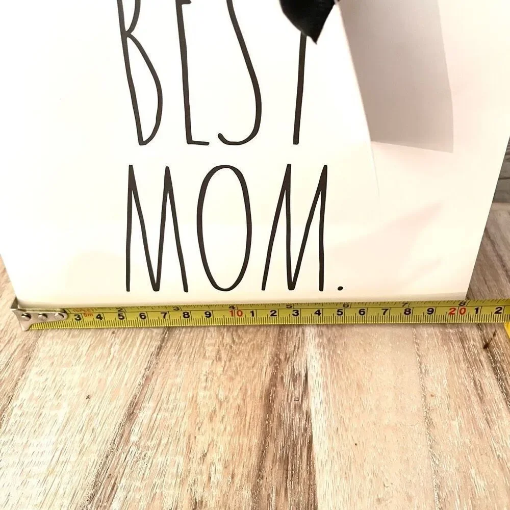 NWT Rae Dunn White World’s best Mom gift bag with leaves & hanging to:/from card